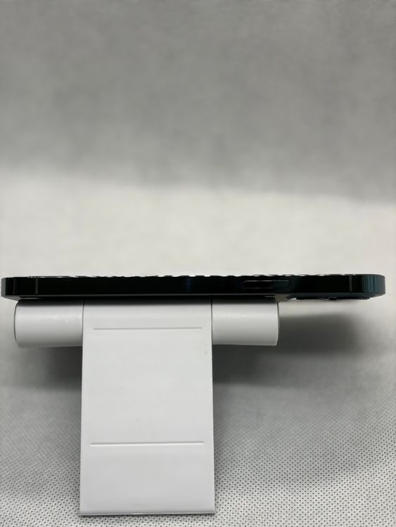 ���Хåƥ꡼87% SIM�ե꡼ iPhone12Pro 256GB �֥롼