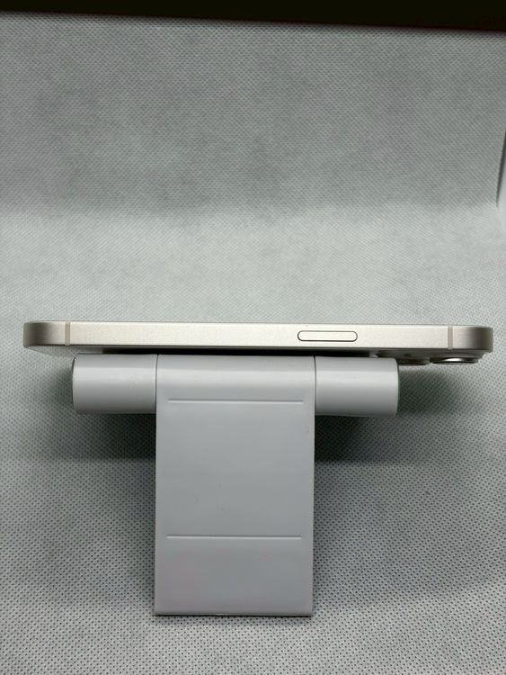 ���Хåƥ꡼84% Ķ���� SIM�ե꡼ iPhone14 128GB �������饤��