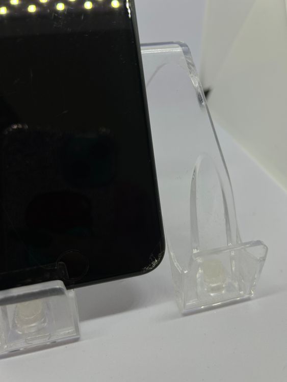��SIM�ե꡼ iPhoneSE��2����  64GB �֥�å� �Хåƥ꡼80%