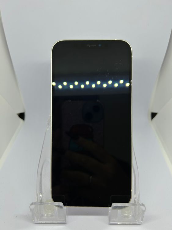 ��SIM�ե꡼ iPhone12  64GB �ۥ磻�� �Хåƥ꡼76%