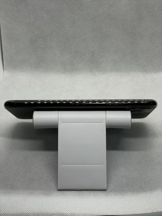 ���Хåƥ꡼84% SIM�ե꡼ iPhone11ProMax 256GB ���졼