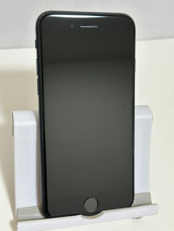 ���Хåƥ꡼80% SIM�ե꡼ iPhoneSE ��3���� 128GB �ߥåɥʥ���