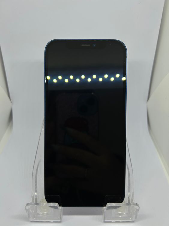 ��SIM�ե꡼ iPhone12  128GB �֥롼 �Хåƥ꡼77%