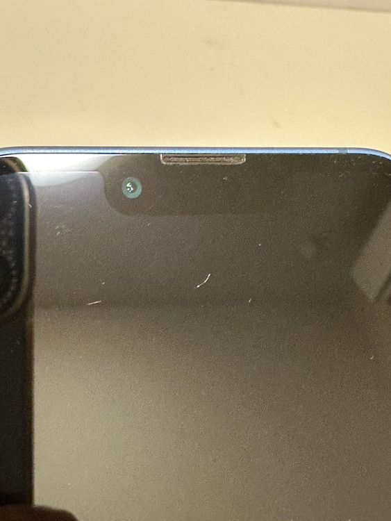 ���Хåƥ꡼83% SIM�ե꡼ iPhone13 256GB �֥롼
