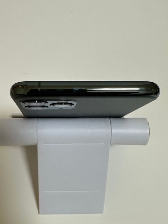 ���Хåƥ꡼81% SIM�ե꡼ iPhone11Pro 64GB �ߥåɥʥ��ȥ��꡼��
