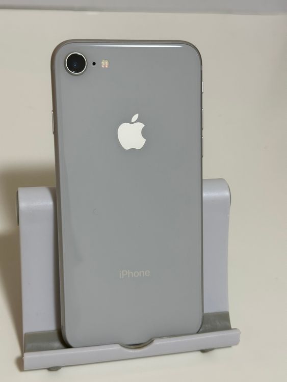 ��SIM�ե꡼ iPhone8 64GB ����С�