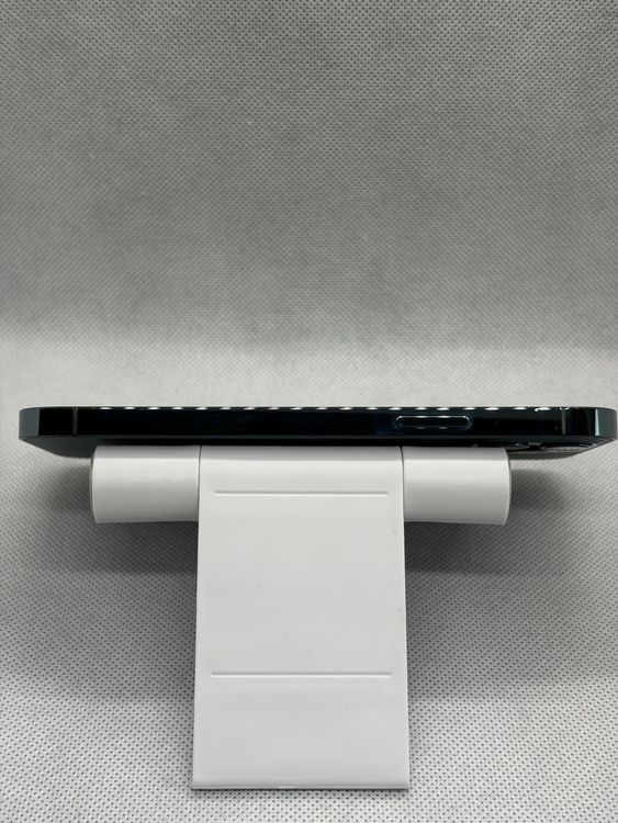 ���Хåƥ꡼87% SIM�ե꡼ iPhone12Pro 256GB �֥롼