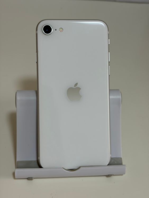 ���Хåƥ꡼91% SIM�ե꡼ iPhoneSE ��2���� 64GB �ۥ磻��