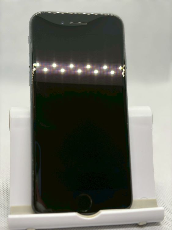 ���Хåƥ꡼85% SIM�ե꡼ iPhoneSE ��3���� 64GB �ߥåɥʥ���