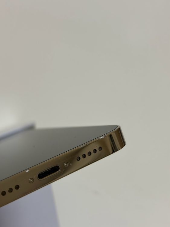 ���Хåƥ꡼80% SIM�ե꡼ iPhone13Pro 256GB �������