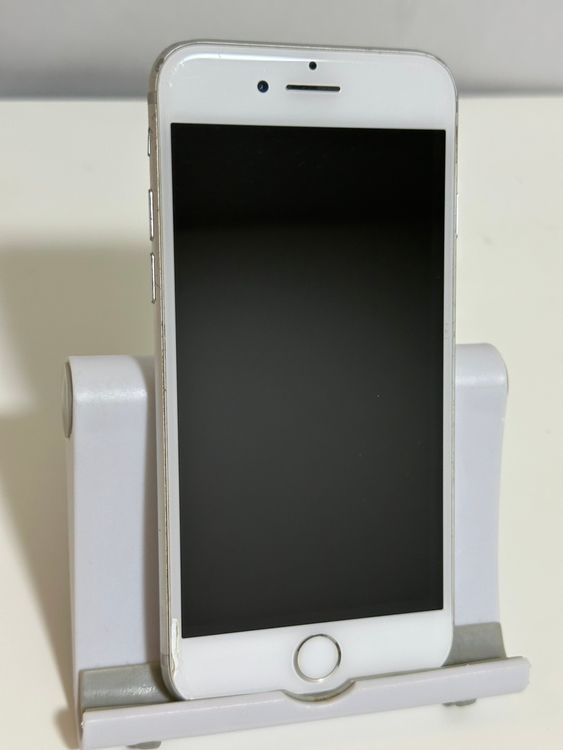 ��SIM�ե꡼ iPhone7 32GB ����С�