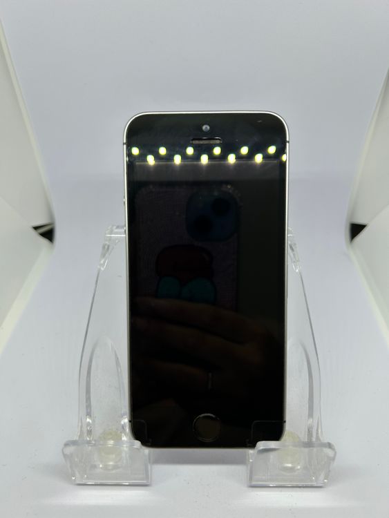 ���ϥԥͥ��ͥå� iPhoneSE  32GB ���졼 �Хåƥ꡼89%
