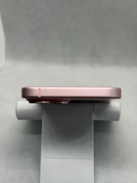 ���Хåƥ꡼89% ����Ʊ�� SIM�ե꡼ iPhone15 256GB �ԥ�