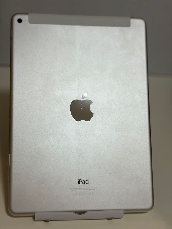 ��iPad Air 2 16GB ����С� au