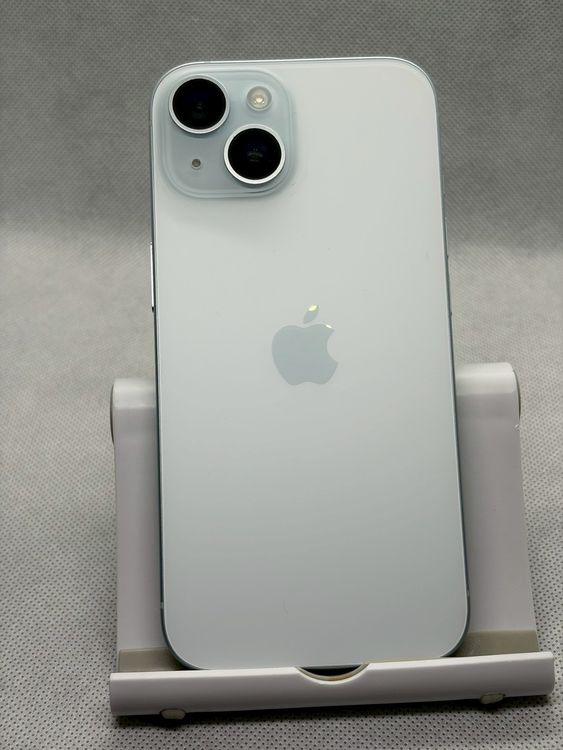���Хåƥ꡼88% SIM�ե꡼ iPhone15 128GB �֥롼