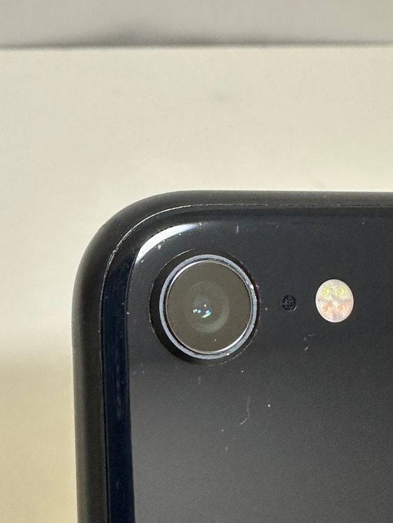��SIM�ե꡼ iPhoneSE ��3���� 128GB �ߥåɥʥ���