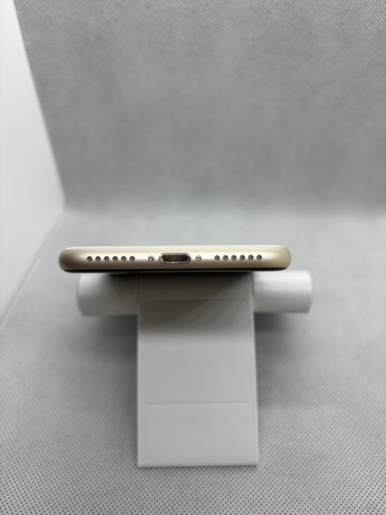 ��̤������ SIM�ե꡼ iPhoneSE ��3���� 128GB �������饤��