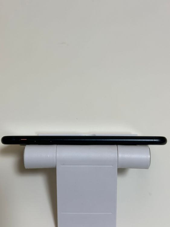��SIM�ե꡼ iPhoneSE ��3���� 64GB �ߥåɥʥ���