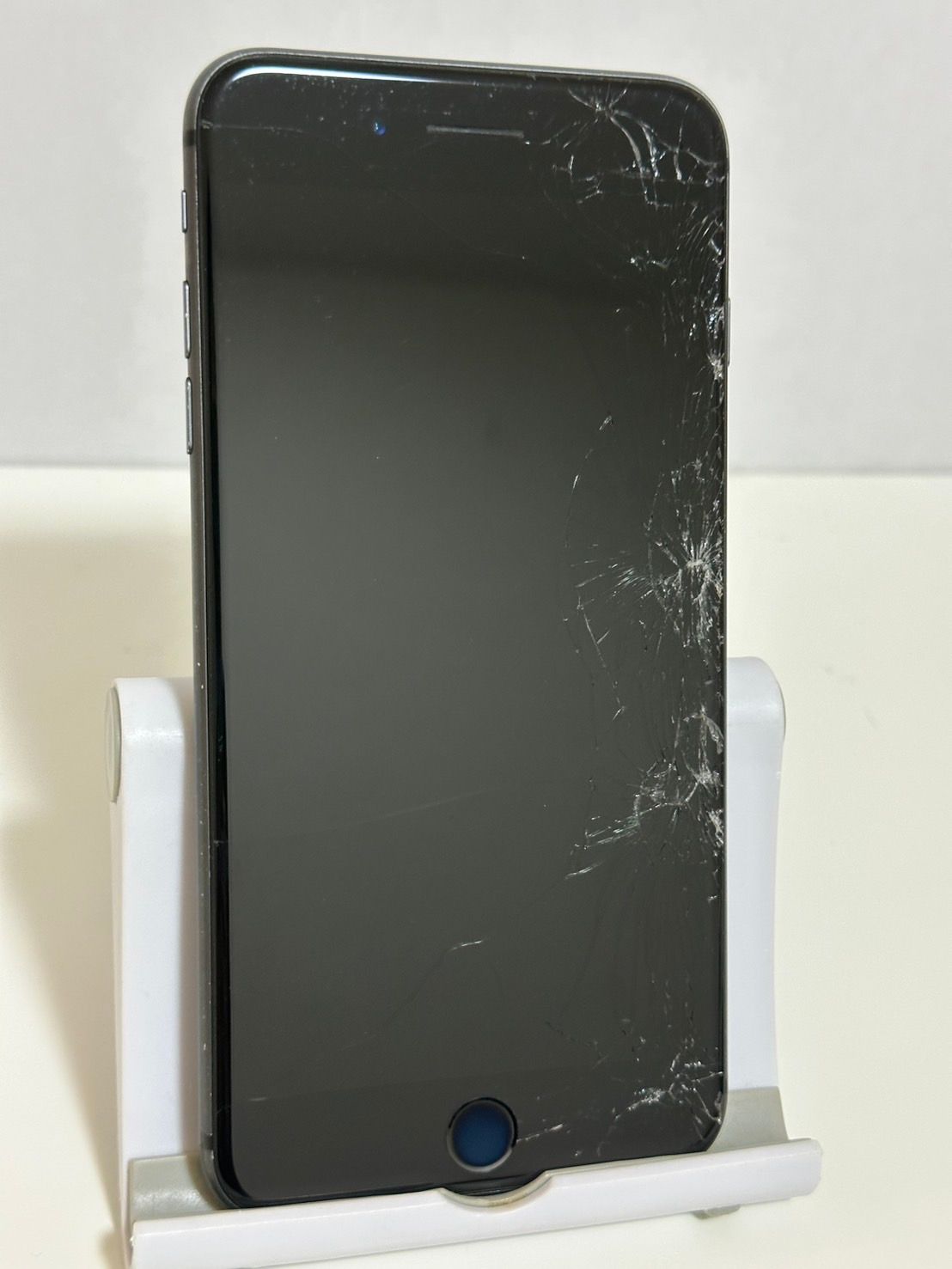 ムスビー｜○SIMフリー iPhone8Plus 64GB スペースグレイ【iPhone8