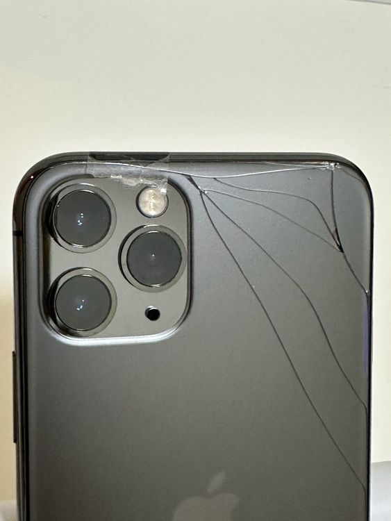 ���Хåƥ꡼100% SIM�ե꡼ iPhone11Pro 64GB ���ڡ������쥤
