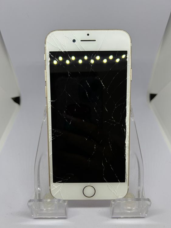 ��SIM�ե꡼ iPhone7  32GB ������� �Хåƥ꡼84%