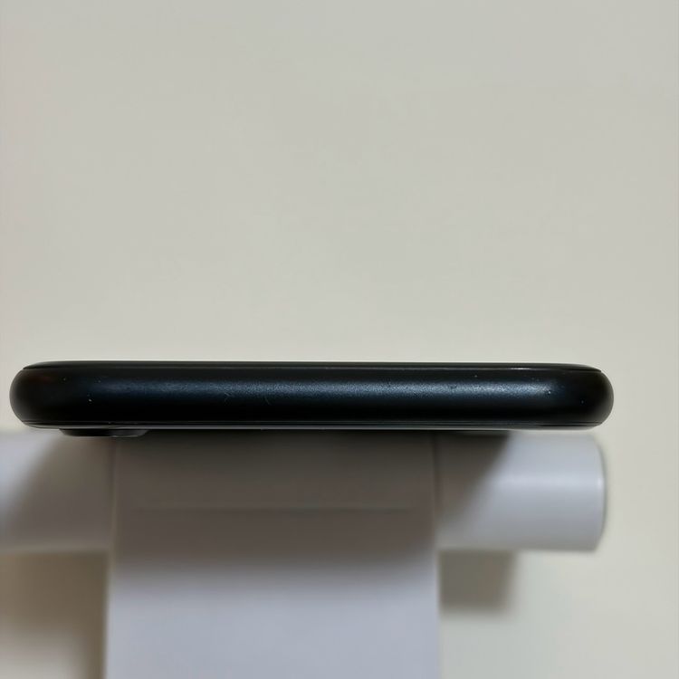 ��SIM�ե꡼ iPhoneSE ��3���� 64GB �ߥåɥʥ���