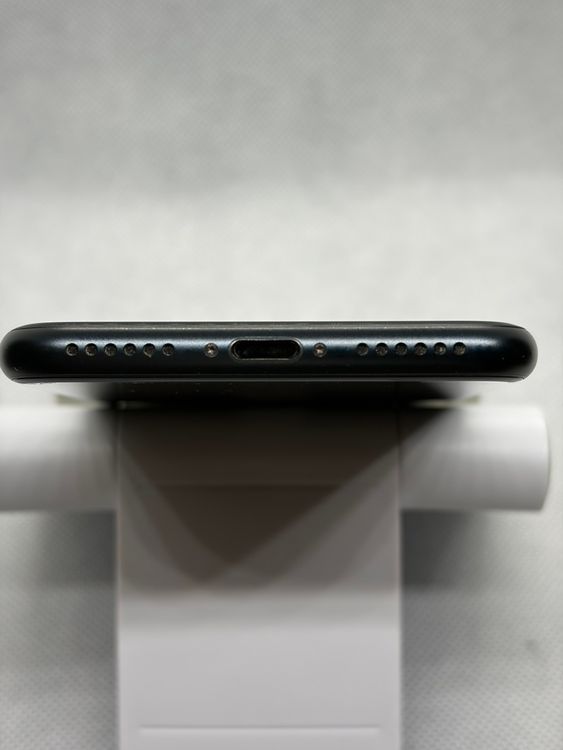 ���Хåƥ꡼89% SIM�ե꡼ iPhoneSE ��3���� 128GB �ߥåɥʥ���