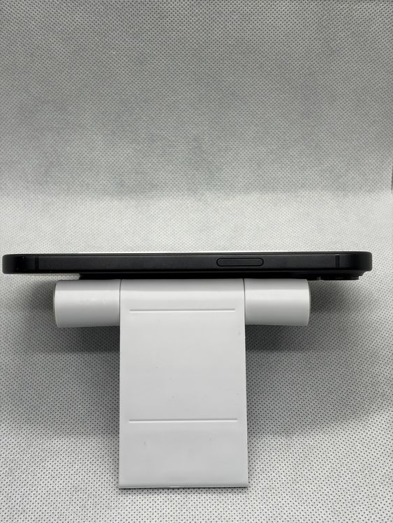 ���Хåƥ꡼80% Ķ���� SIM�ե꡼ iPhone15 128GB �֥�å�