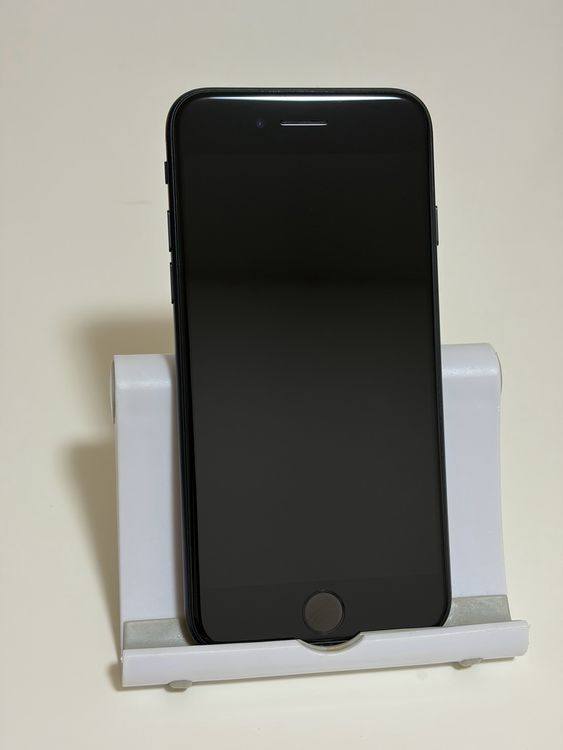 ���Хåƥ꡼83% SIM�ե꡼ iPhoneSE ��3���� 64GB �ߥåɥʥ���