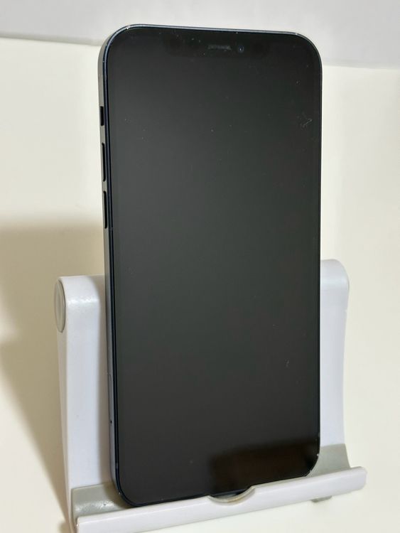 ���Хåƥ꡼83% SIM�ե꡼ iPhone12 64GB �֥�å�