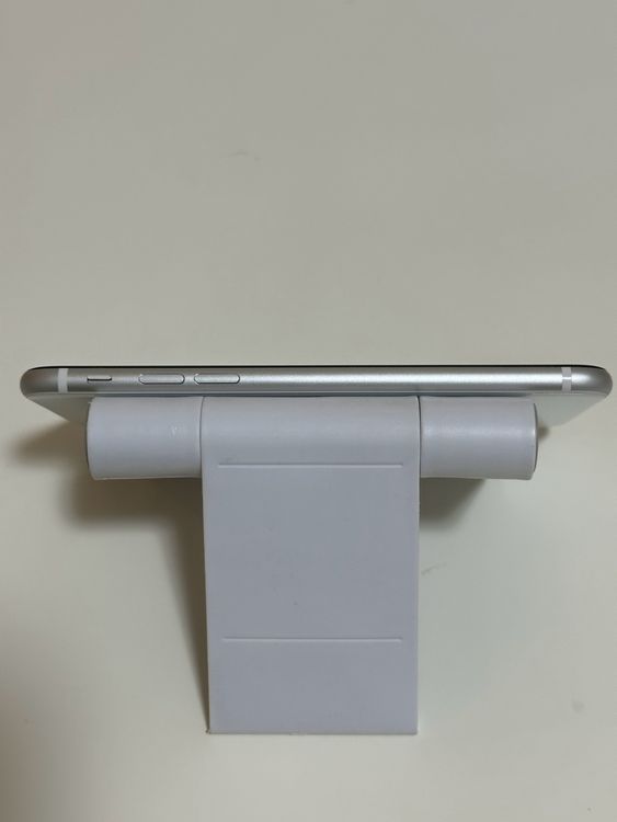 ��SIM�ե꡼ iPhoneSE ��2���� 128GB �ۥ磻��