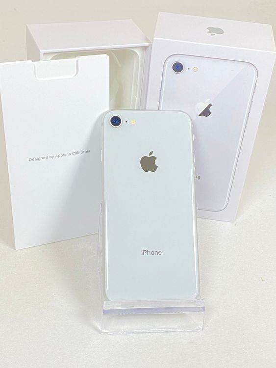 美品】iPhone8 不味 64GB Silver SIMフリー 箱有り