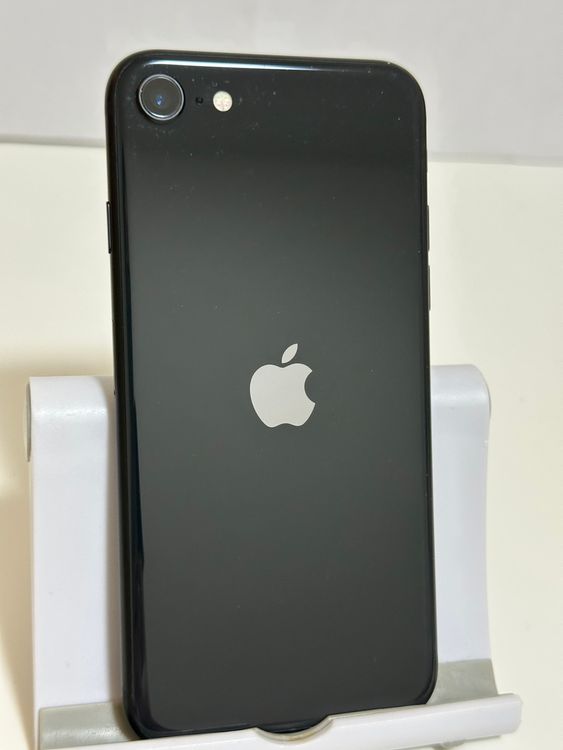 ���Хåƥ꡼83% SIM�ե꡼ iPhoneSE ��2���� 64GB �֥�å�