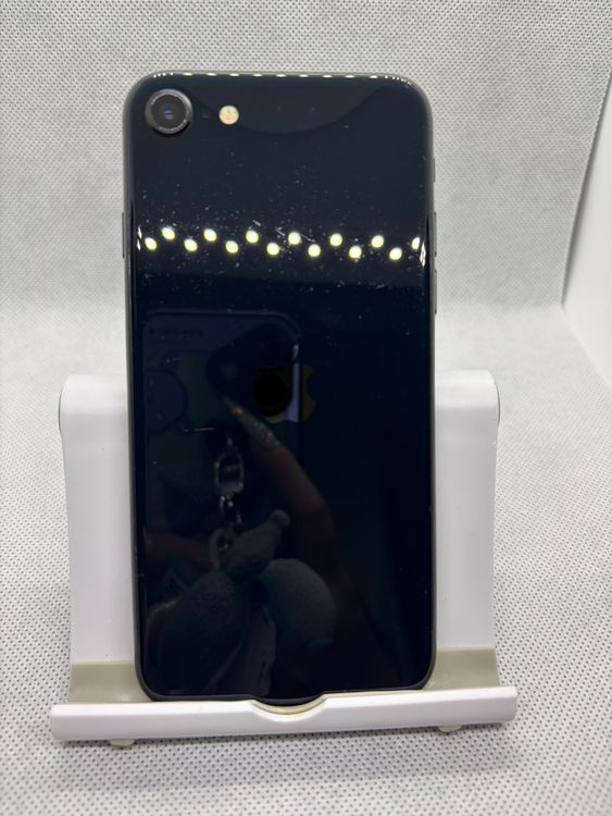 ���Хåƥ꡼83% SIM�ե꡼ iPhoneSE ��3���� 128GB �ߥåɥʥ���