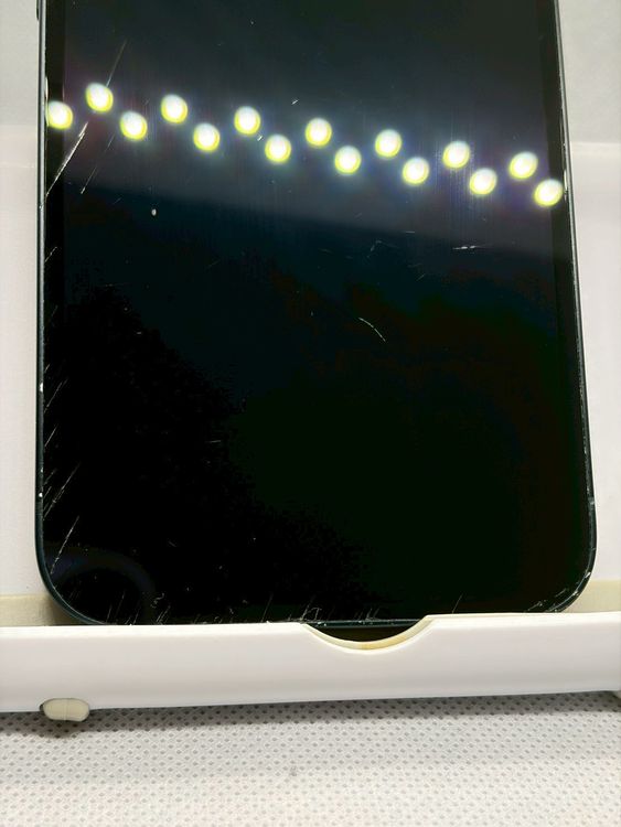 ���Хåƥ꡼86% SIM�ե꡼ iPhone14 128GB �ߥåɥʥ���