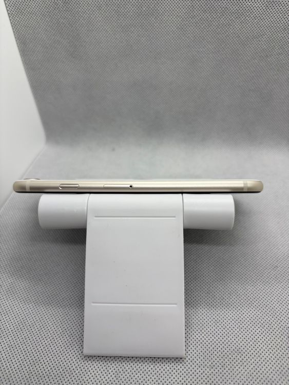 ��̤������ SIM�ե꡼ iPhoneSE ��3���� 128GB �������饤��