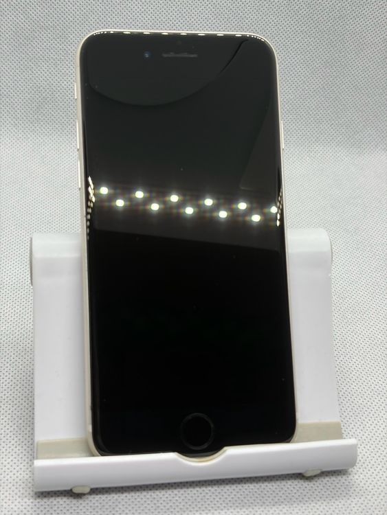 ���Хåƥ꡼100% ����Ʊ�� SIM�ե꡼ iPhoneSE ��3���� 128GB �������饤��