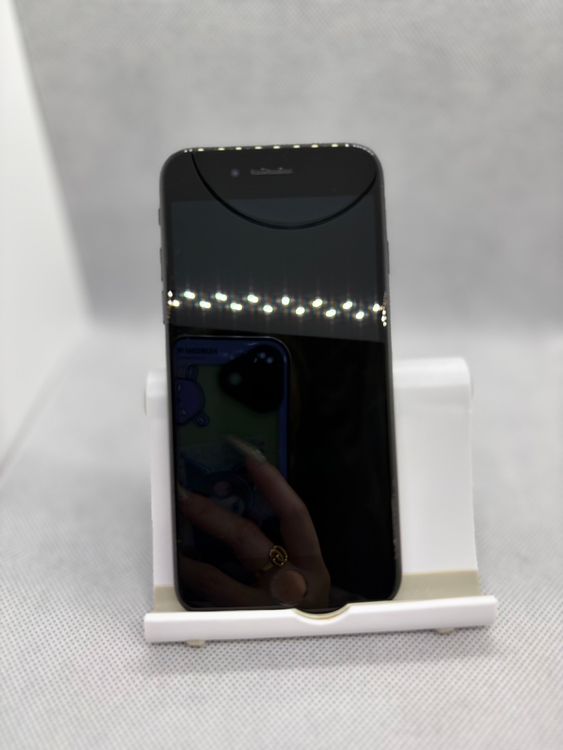 ���ϥԥͥ��ͥå� SIM�ե꡼ iPhoneSE ��3���� 64GB �ߥåɥʥ��� �Хåƥ꡼84%