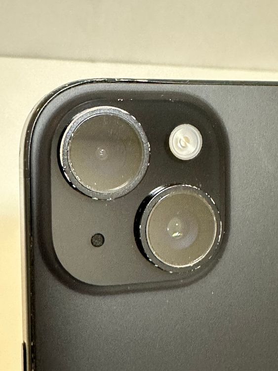 ���Хåƥ꡼88% SIM�ե꡼ iPhone15 128GB �֥�å�