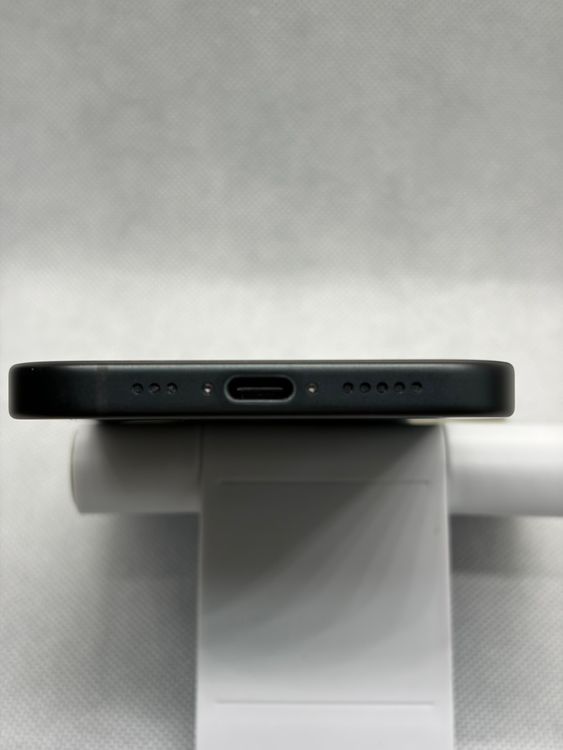 ���Хåƥ꡼88% Ķ���� SIM�ե꡼ iPhone15 128GB �֥�å�