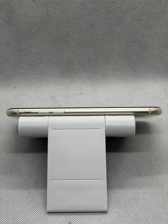 ������ SIM�ե꡼ iPhoneSE ��3���� 64GB �������饤��