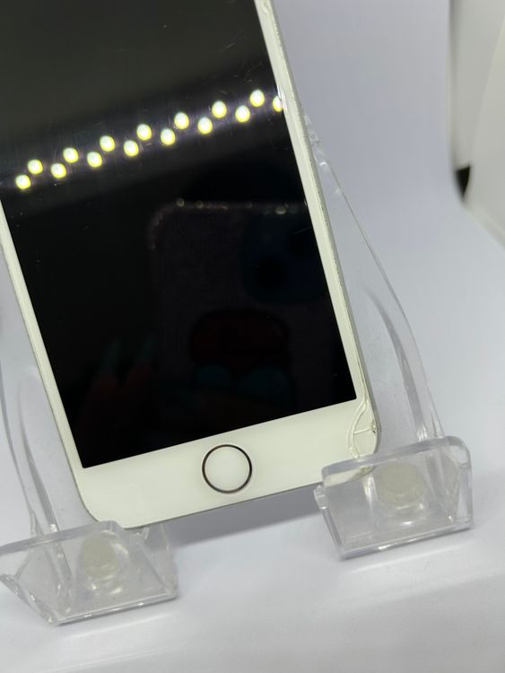 ��SIM�ե꡼ iPhone8  64GB ����С� �Хåƥ꡼84