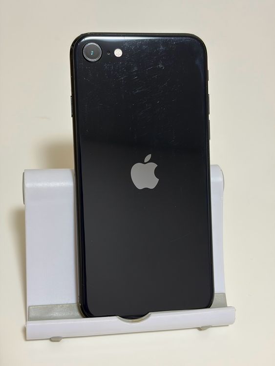���Хåƥ꡼82% SIM�ե꡼ iPhoneSE ��3���� 64GB �ߥåɥʥ���