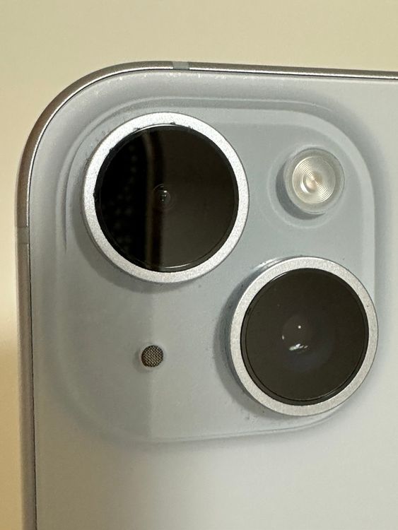 ���Хåƥ꡼87% SIM�ե꡼ iPhone15 256GB �֥롼