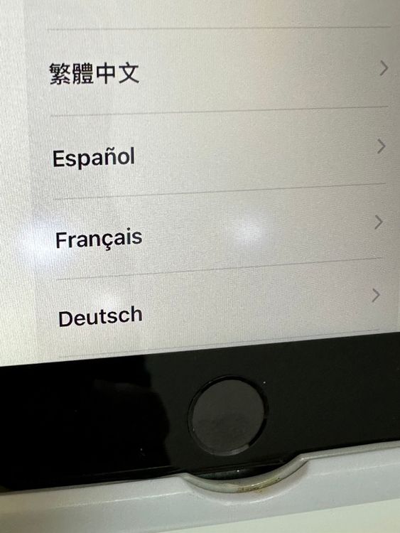 ��SIM�ե꡼ iPhoneSE ��3���� 64GB �ߥåɥʥ���
