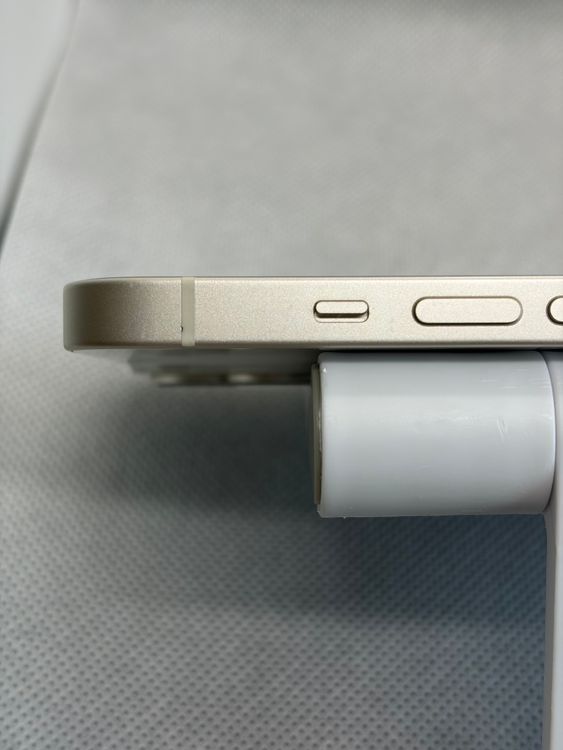 ���Хåƥ꡼85% Ķ���� SIM�ե꡼ iPhone14 128GB �������饤��