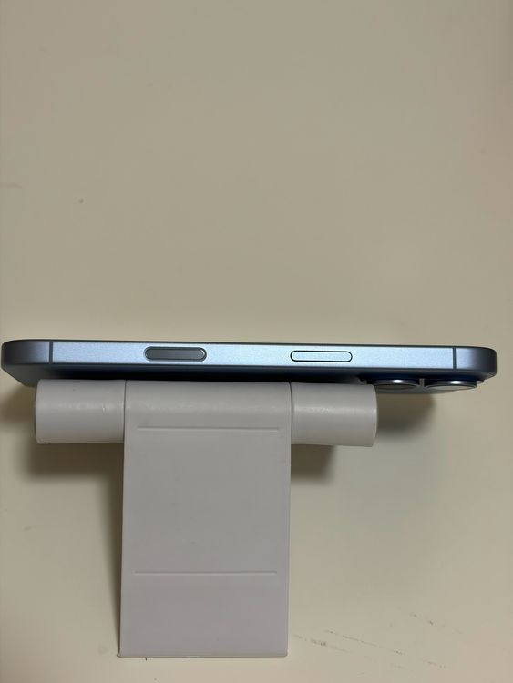 ������Ʊ�� �Хåƥ꡼100% SIM�ե꡼ iPhone17 256GB �ߥ��ȥ֥롼