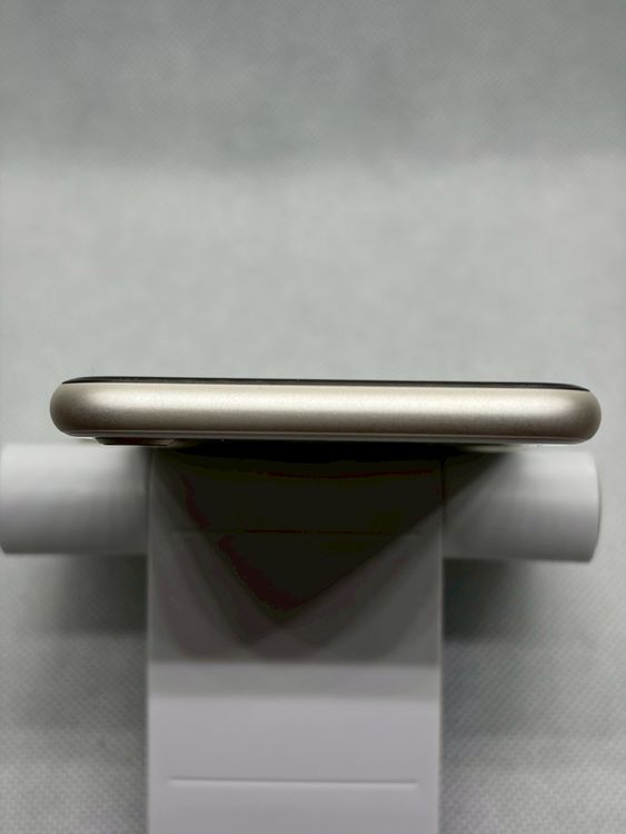 ��Ķ���� SIM�ե꡼ iPhoneSE ��3���� 64GB �������饤�� �Хåƥ꡼82%