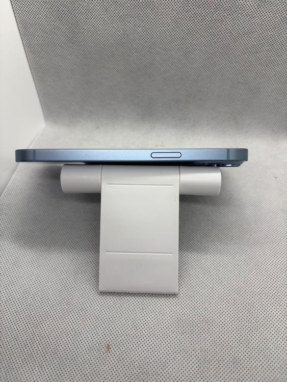 ��Ķ���� SIM�ե꡼ iPhone14 128GB �֥롼 �Хåƥ꡼82%