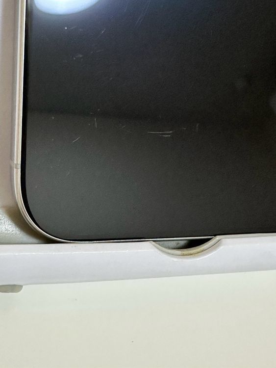 ���Хåƥ꡼100% SIM�ե꡼ iPhone16Pro 512GB �ۥ磻�ȥ����˥���